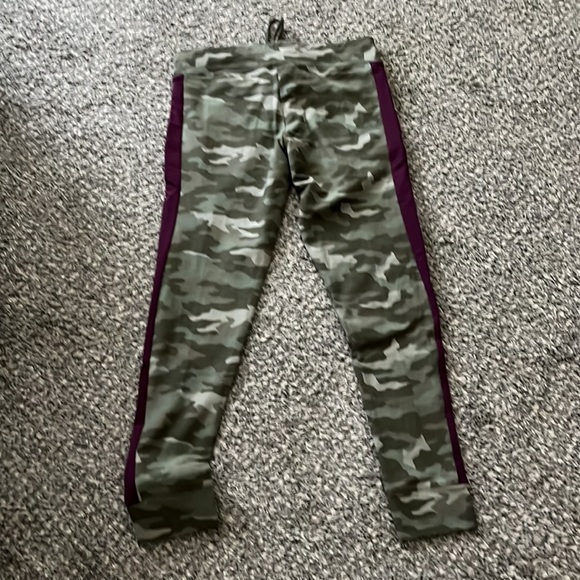 NWOT Camo joggers w/maroon detail - Picture 4 of 5